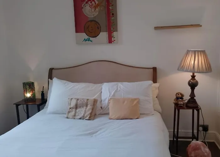 1Br - Sleeps 4 - Central London - Ws 99-100